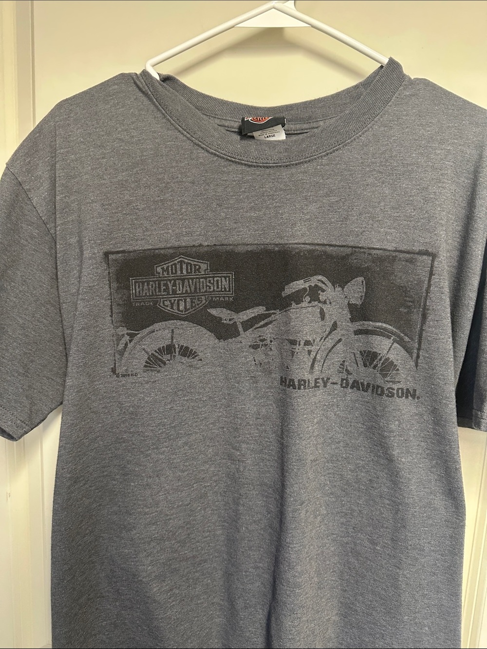 Harley-Davidson Gray Short Sleeve Tee with Motorcycle Graphic